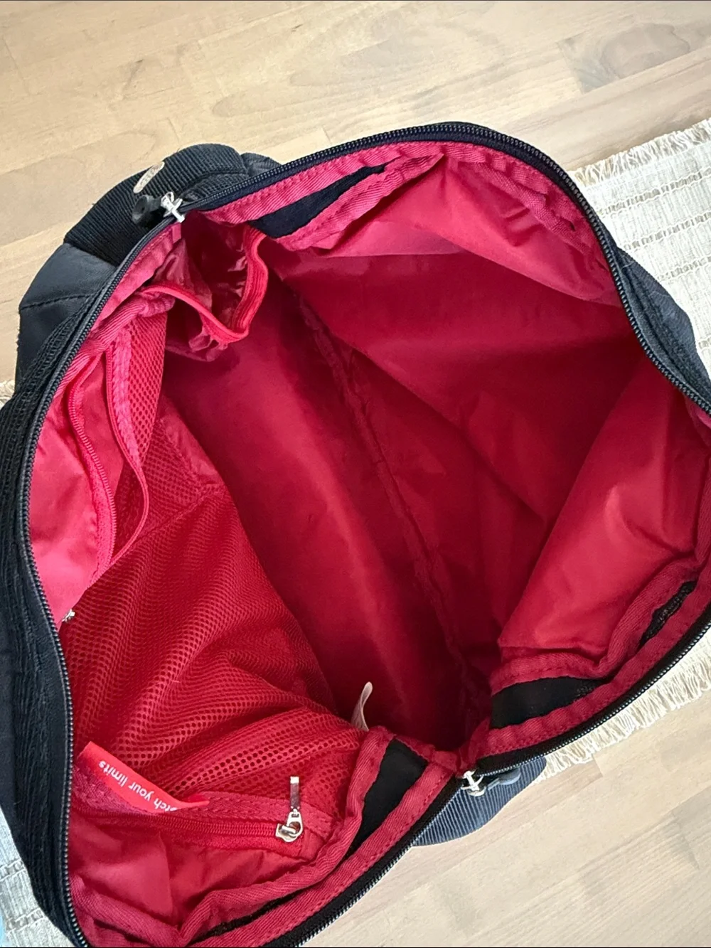 Nike spacious black